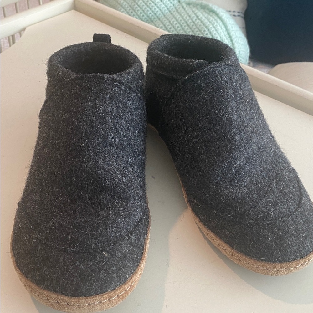 Kyrgies  Tengries Slippers , Wool Felt House Shoe,
Handmade, size EU 37 - Picture 14 of 14